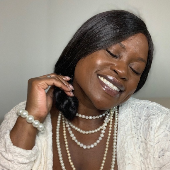 Poshmark Ambassador • 🇨🇦 • Model • Actor - Picture 10 of 15